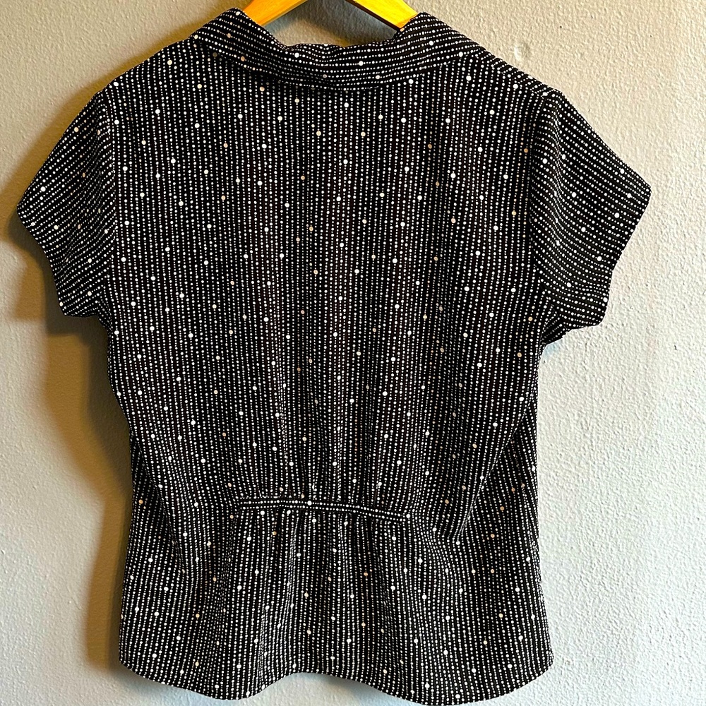 Covington Black Top Size Medium. - image 3